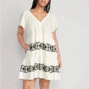 Old Navy XL off white dress with black flowers